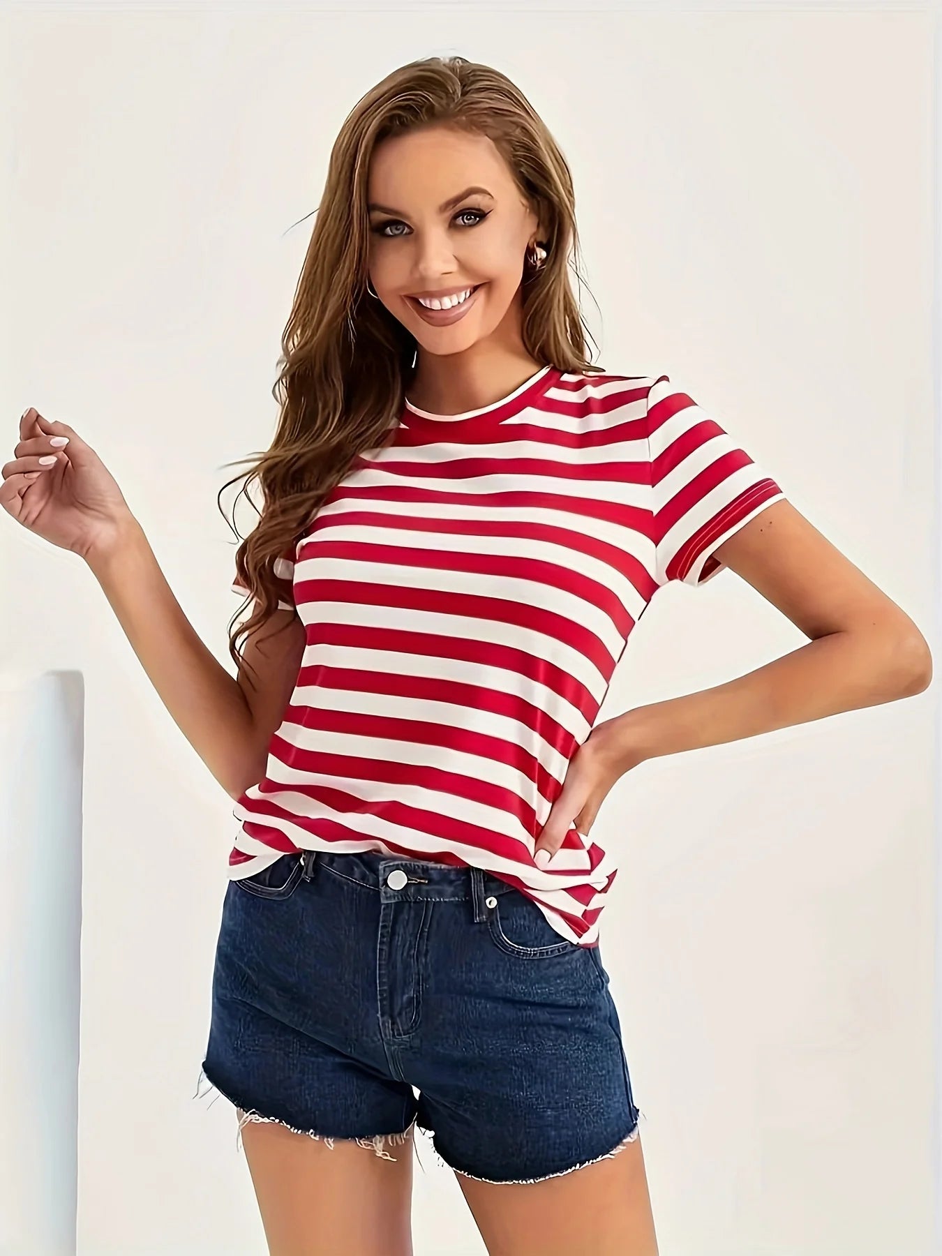 Summer New Round Neck Short Sleeve Classic Versatile Slimming T-shirt Red Stripe Top Elegant temperament